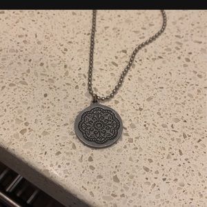 Two sided small necklace